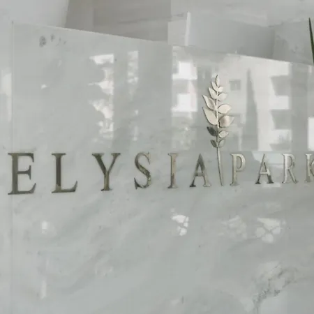 Elysia Park Apartment
