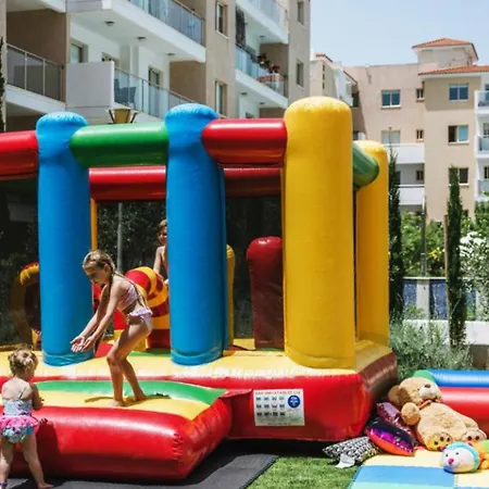 Elysia Park Apartment